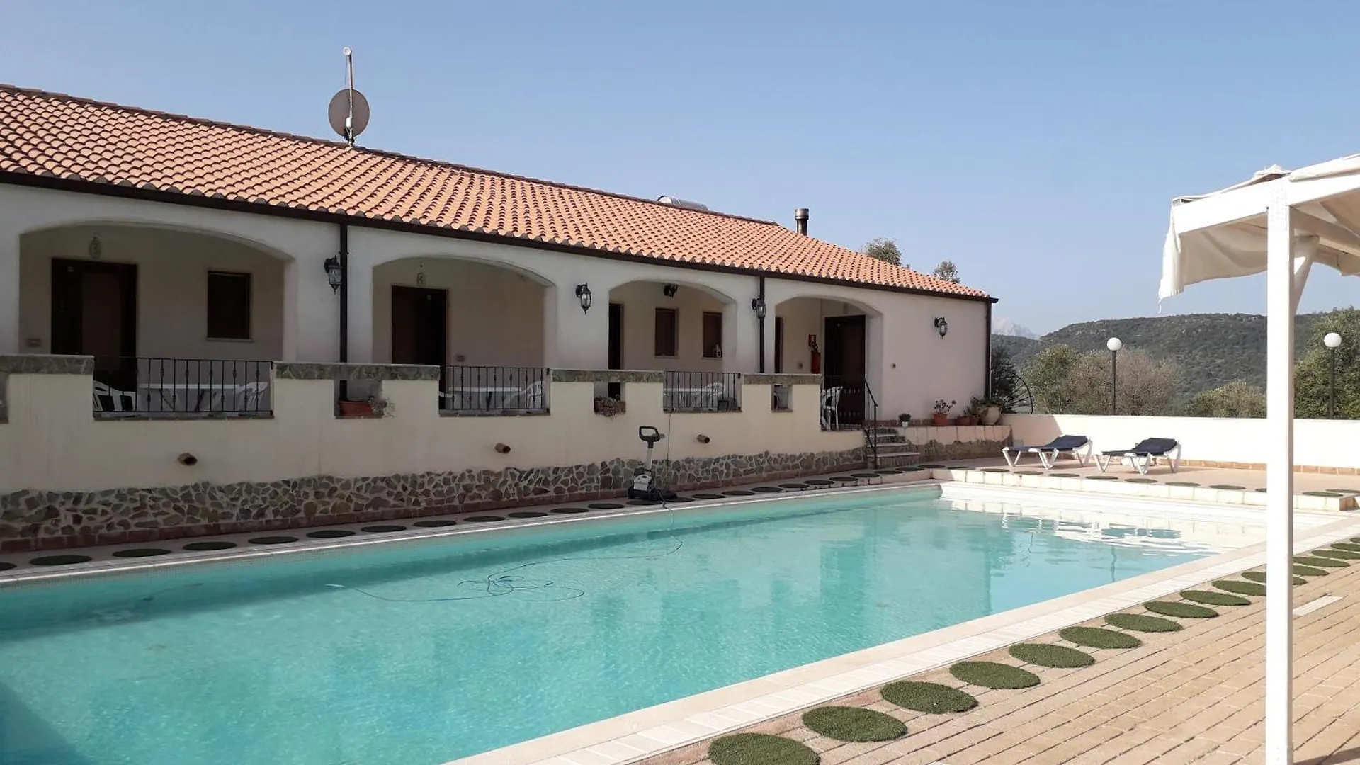 Hotel Valle Del Cedrino Galtellì 2*,  意大利